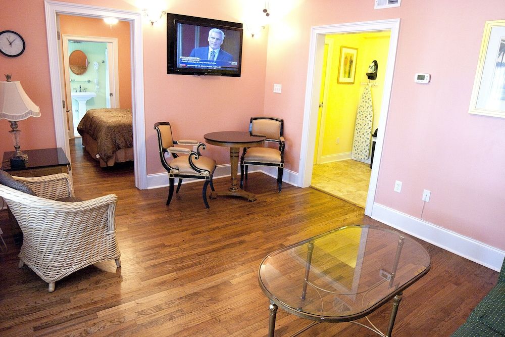 DeSoto Beach Gardens Economy Suite, 1 Bedroom, Non Smoking, Pool Access 7