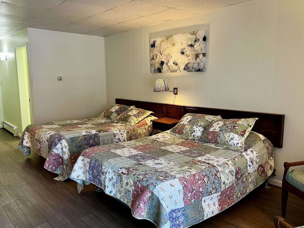 Double Beds: Annex