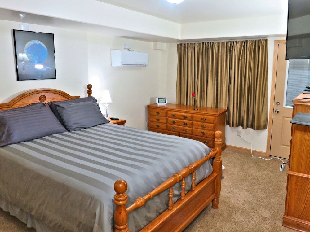 Mein Haus Bed & Breakfast Romantic 1- Bedroom Condo with Full Kitchen 7