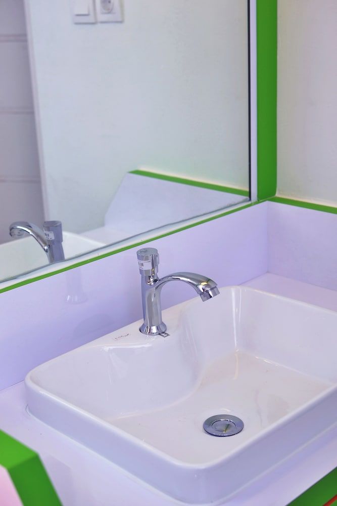 undefined Titanium Express Homtel 7