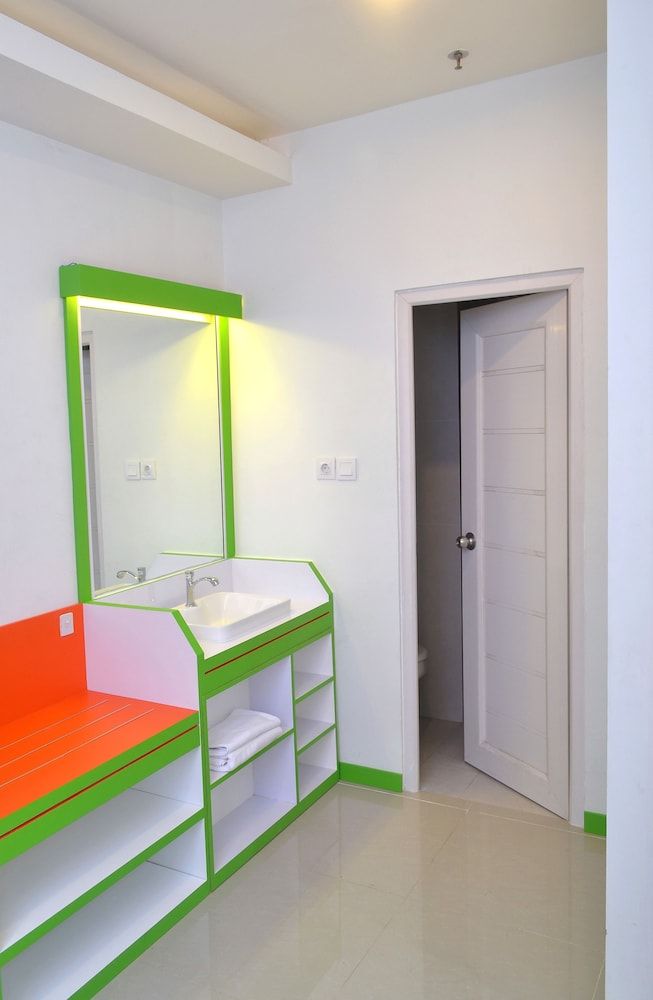 Titanium Express Homtel Deluxe Room 9