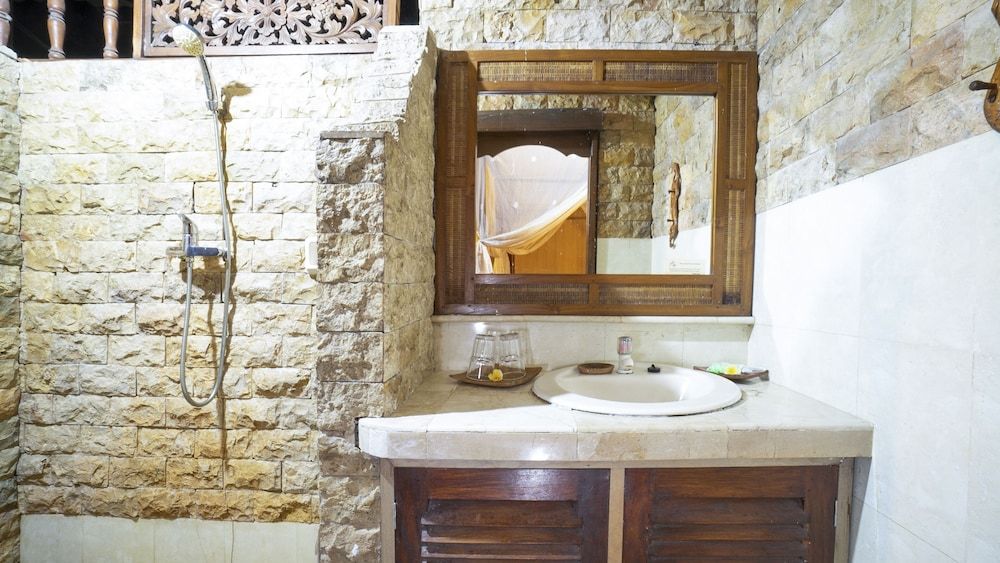 Alam Gili Suite Fish 13