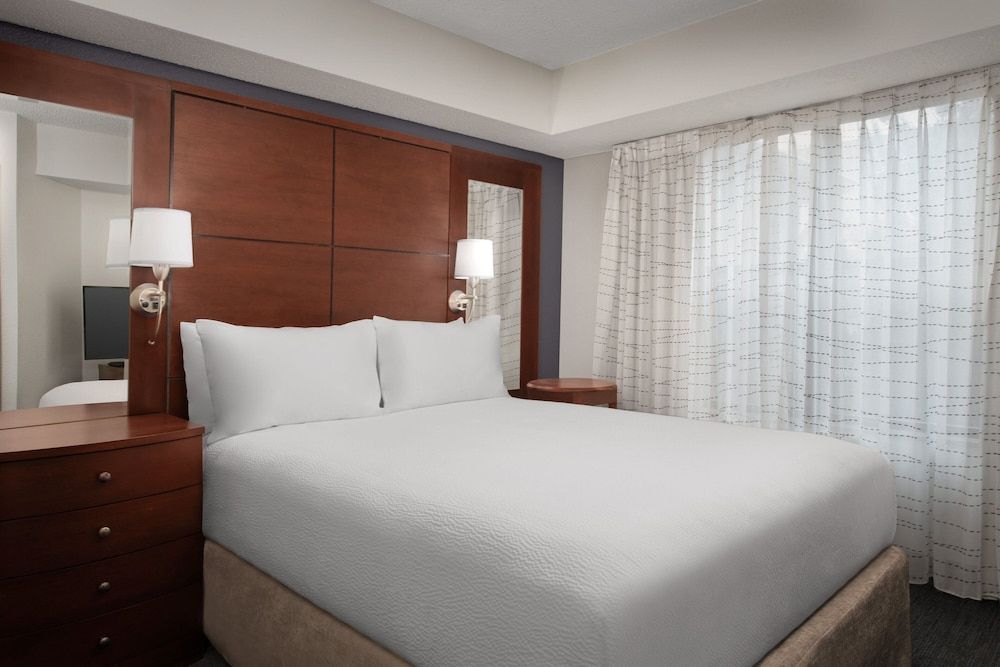 Suite, 1 Bedroom (Mobility/Hearing Accessible, Tub)
