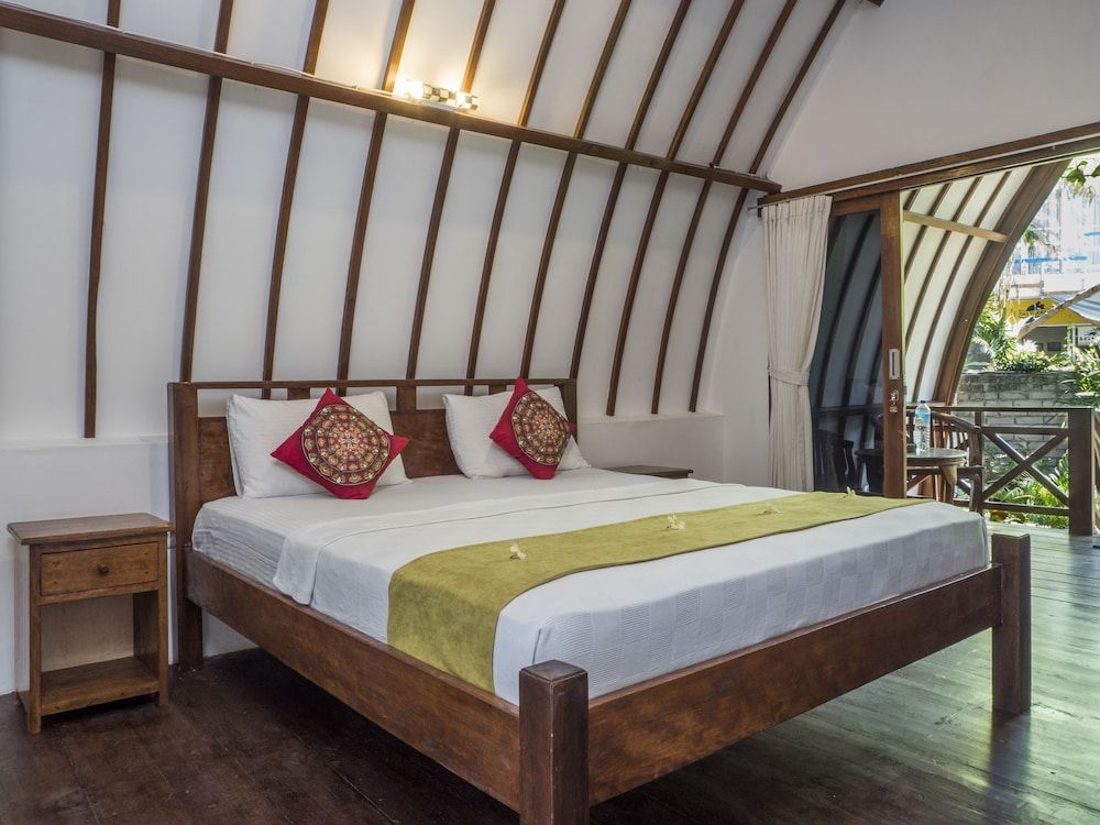 Gili Turtle Beach Resort Deluxe Bungalow