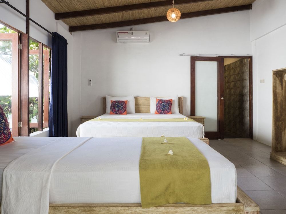 Deluxe Bungalow, Multiple Beds, Beach View, Beachfront