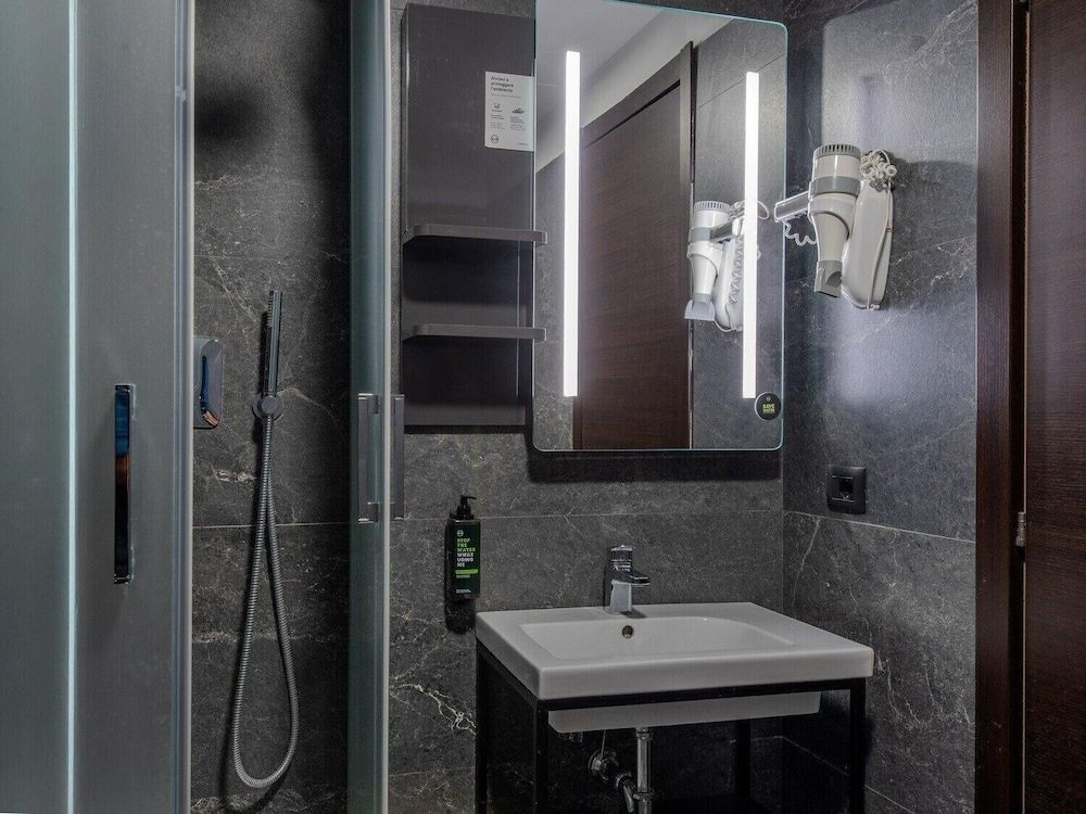 B&B Hotel Firenze City Center Twin Room, Non Smoking 4