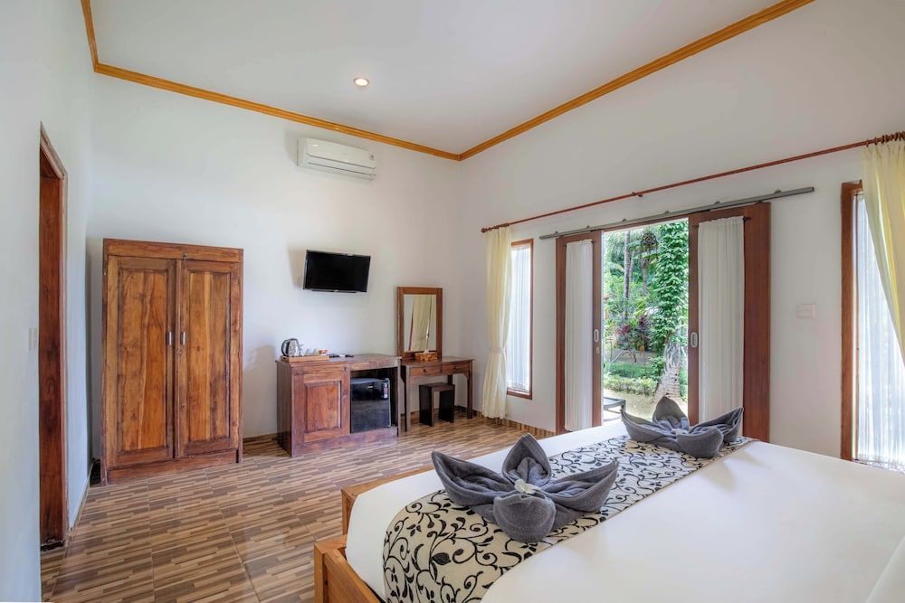 Crystal Bay Villa Deluxe Villa, 1 King Bed, Pool View 3