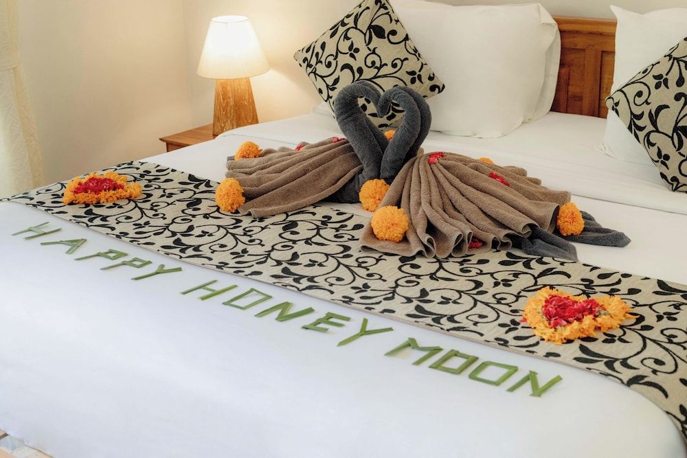 Crystal Bay Villa Deluxe Villa, 1 King Bed, Smoking, Pool View 8