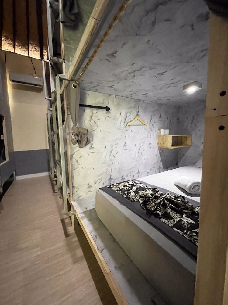 Apit Lawang Villas Deluxe Shared Dormitory 2