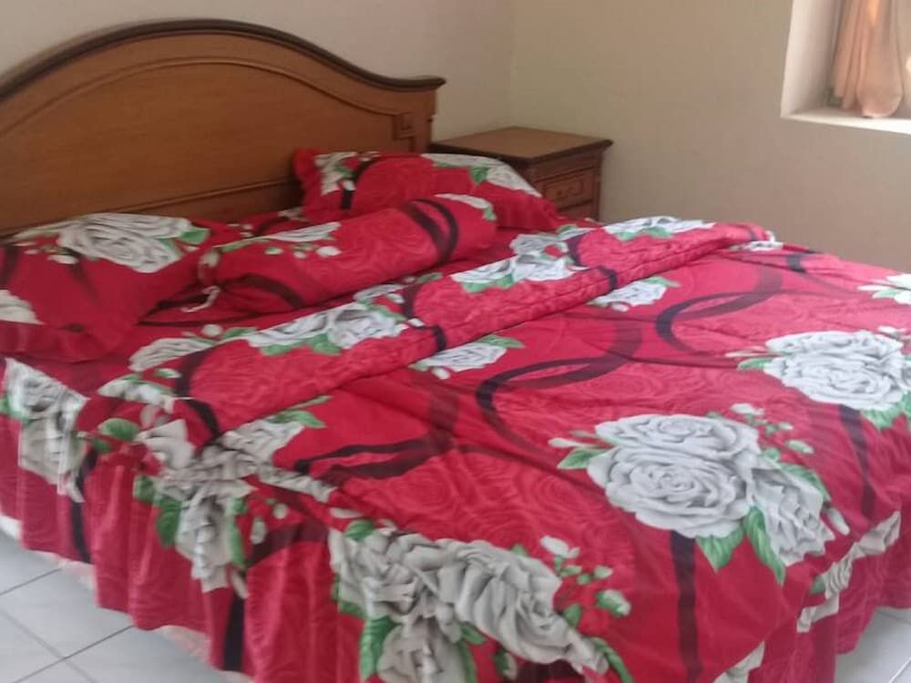 Villa Kota Bunga Lavender House, 2 Bedrooms 2