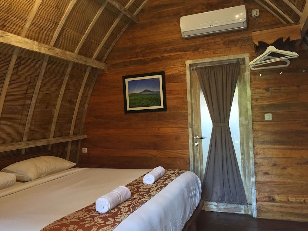 Paradesa Villa Deluxe Double Room 2