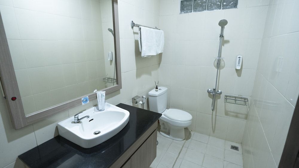 Aleyra Hotel and Villa Garut Deluxe Suite 5