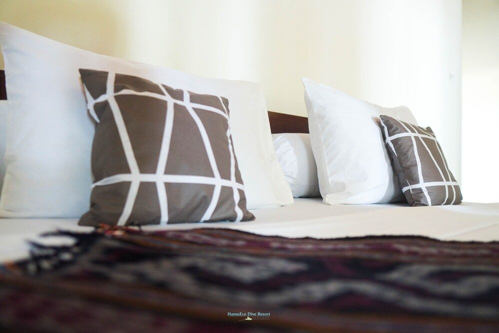 HamuEco Dive Resort Raja Ampat Comfort Villa, 1 Queen Bed, Beach View 8