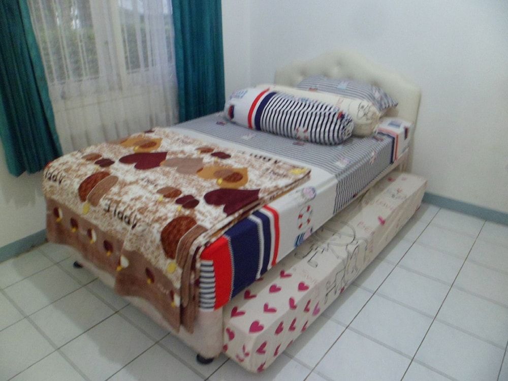 Villa Kota Bunga Matahari Villa, 3 Bedrooms 2