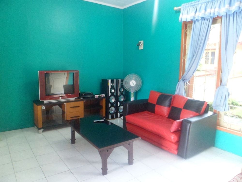 Villa Kota Bunga Matahari Villa, 2 Bedrooms 4