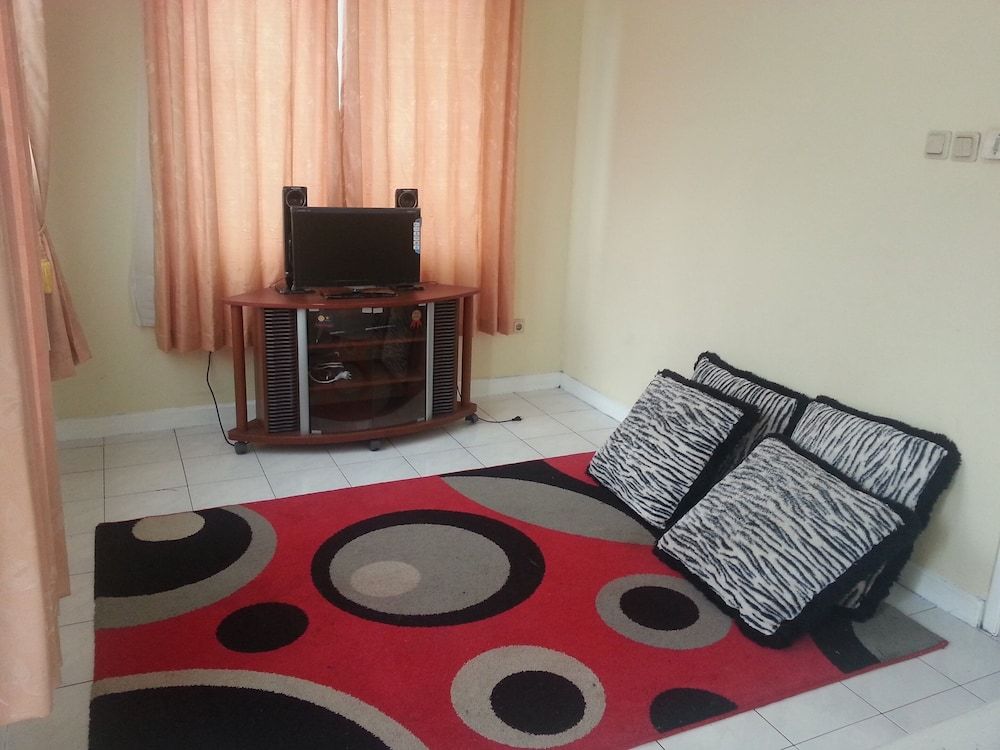 Villa Kota Bunga Camelia House, 5 Bedrooms 7