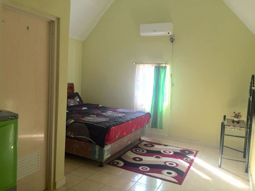 Villa Kota Bunga Camelia House, 3 Bedrooms 3