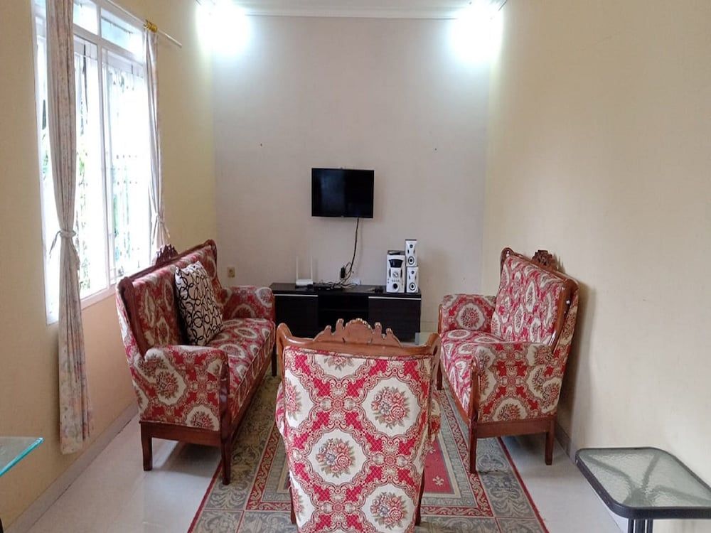 Villa Kota Bunga Azalea Villa, 3 Bedrooms 4