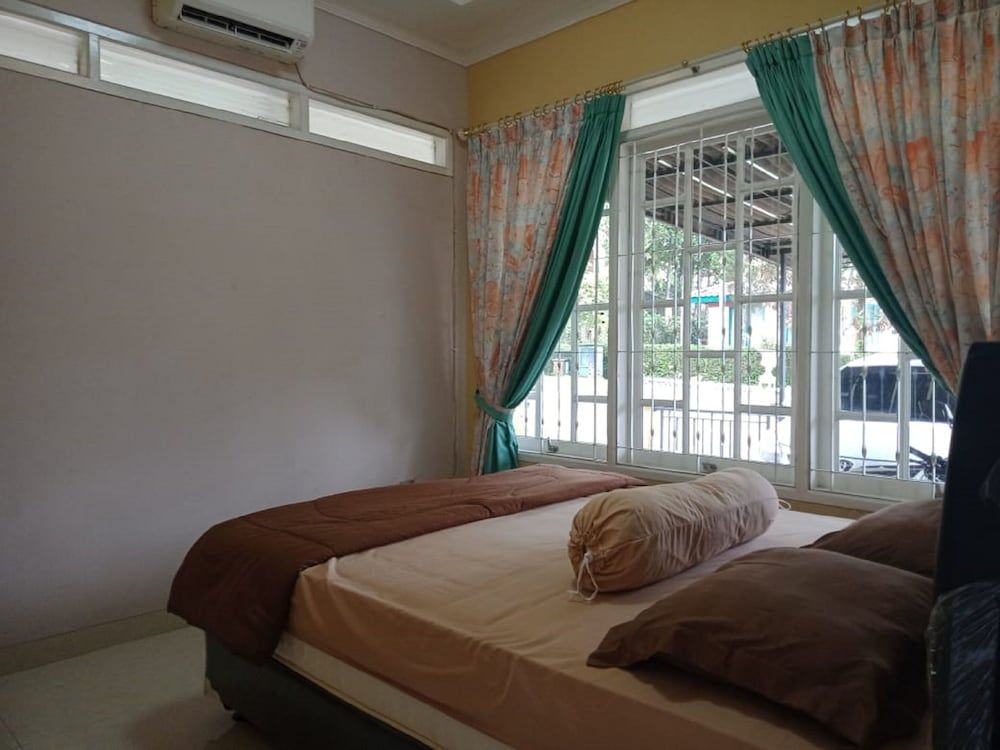 Villa Kota Bunga Azalea Villa, 3 Bedrooms 2