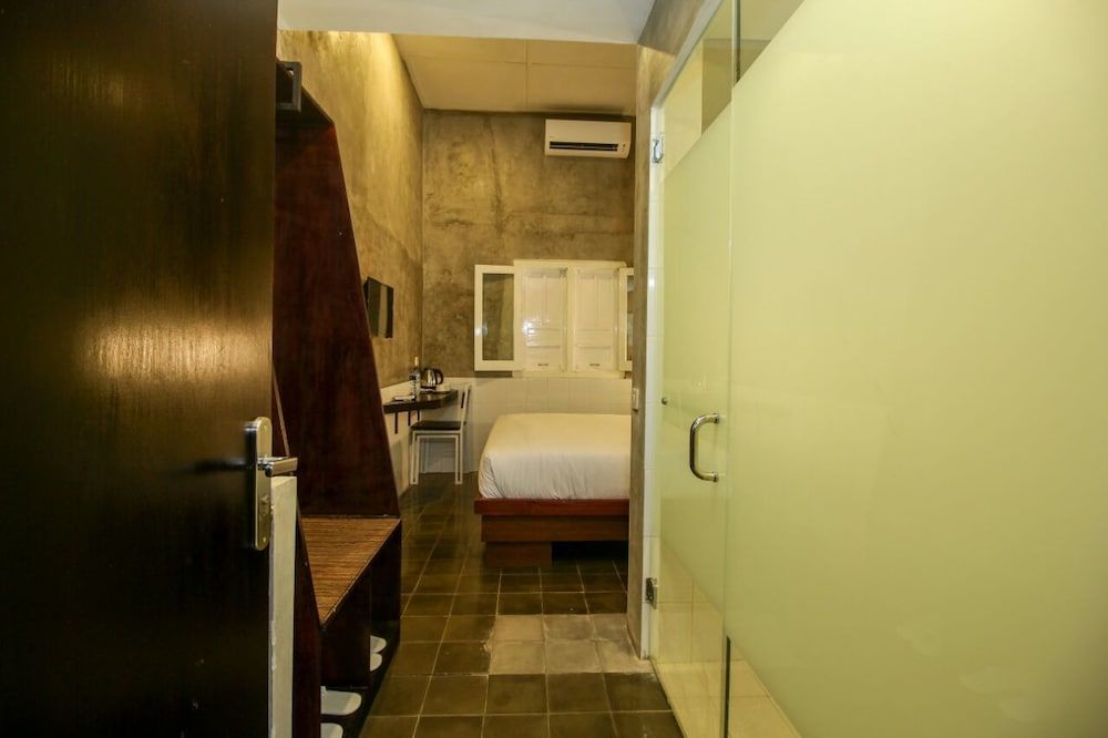 Watu Agung Guest House Standard Double Room 5