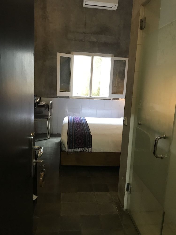 Watu Agung Guest House Standard Double Room 8