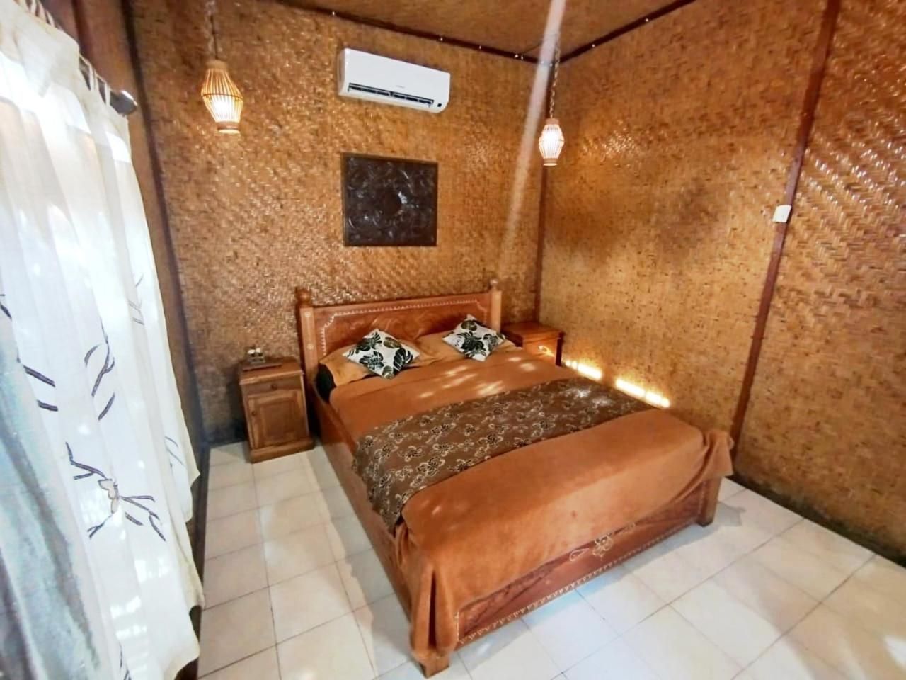 undefined Bale Sasak 10