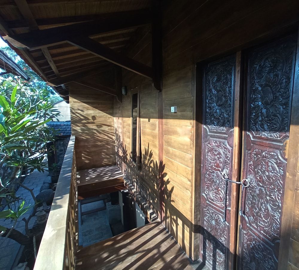 undefined Bale Sasak 3