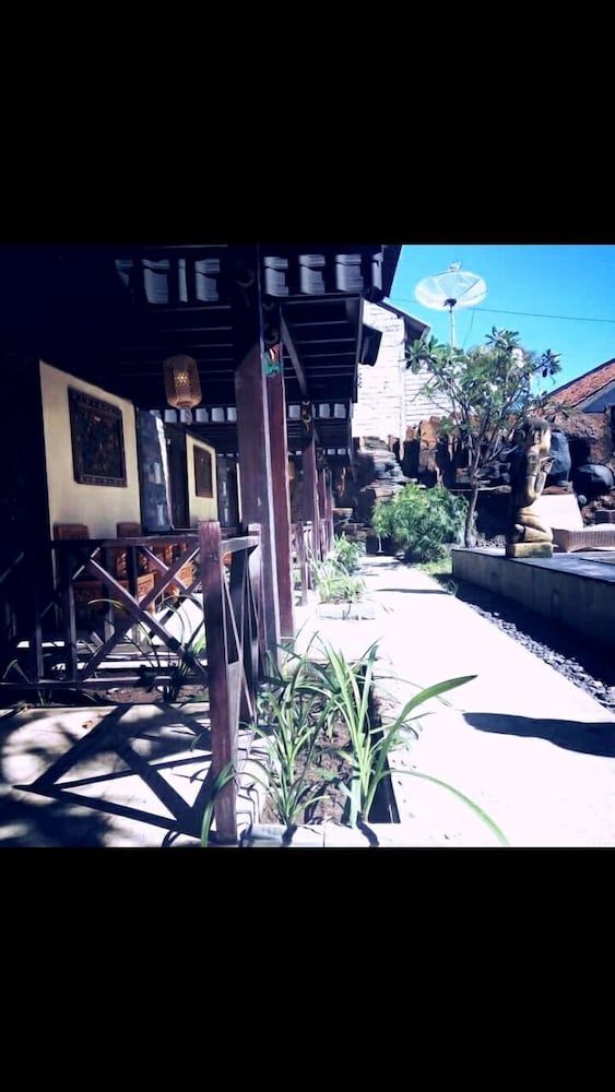 undefined Bale Sasak 7