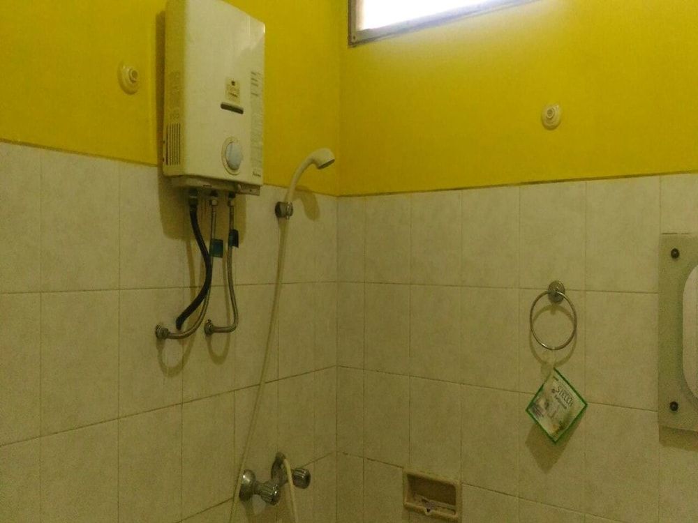 Villa Kota Bunga Seruni House, 3 Bedrooms 8