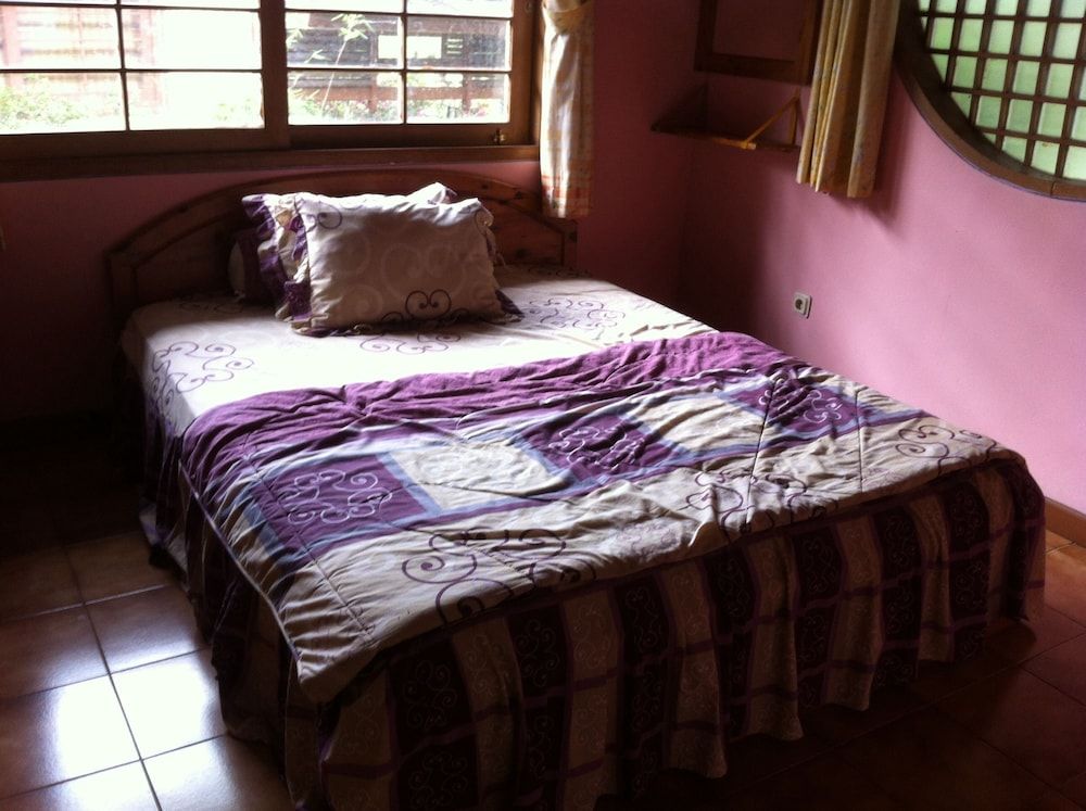 Villa Kota Bunga Seruni House, 4 Bedrooms 2