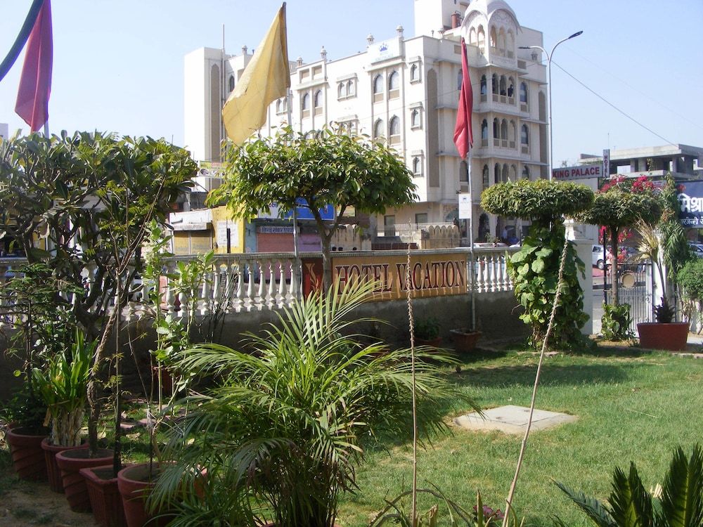 undefined Hotel Vacation 10