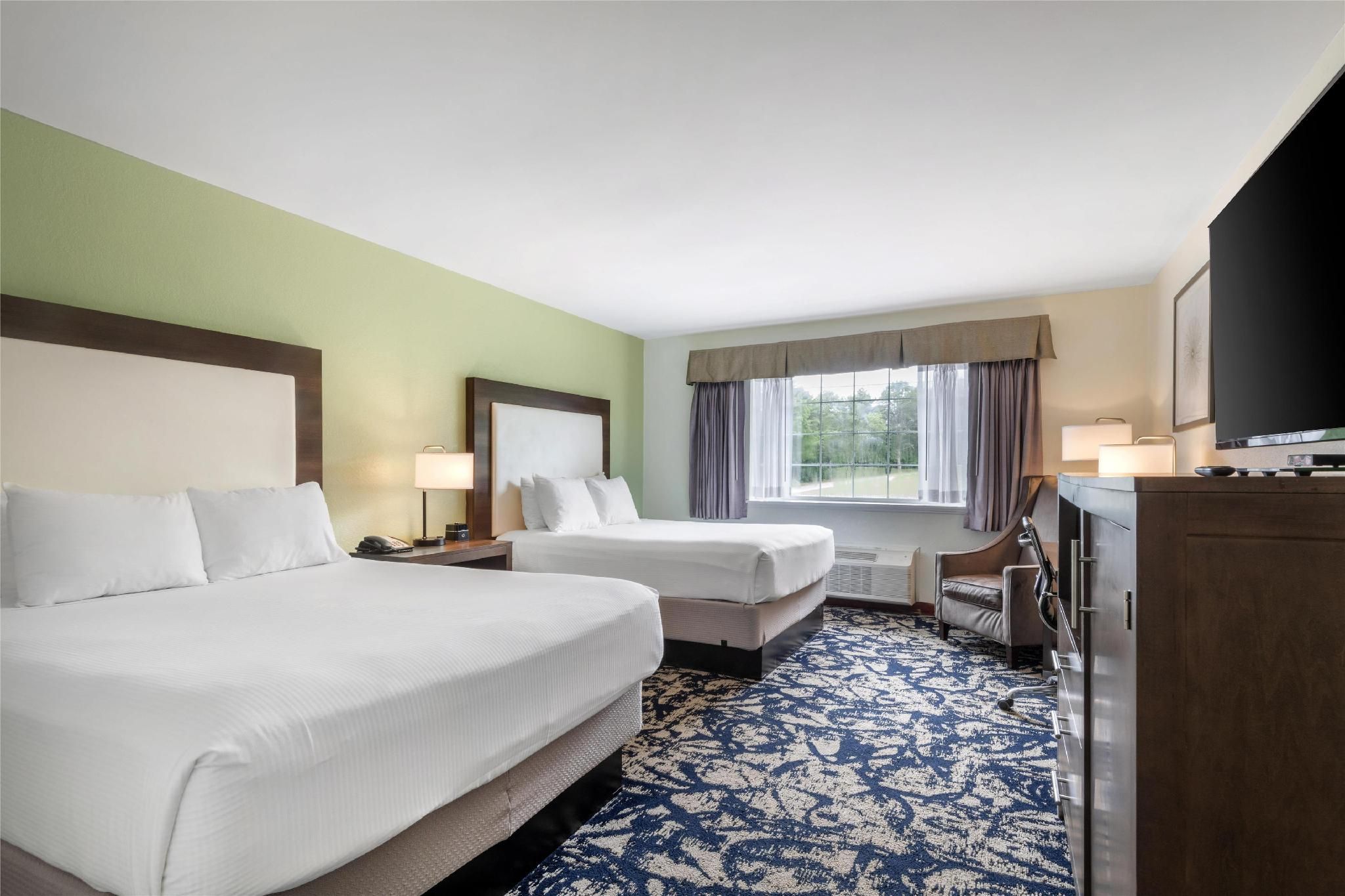 2 queen beds, nonsmoking