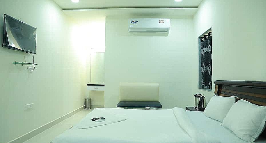 HOTEL SWAGATH CONVENTION - JILLELAGUDA Standard Room 2