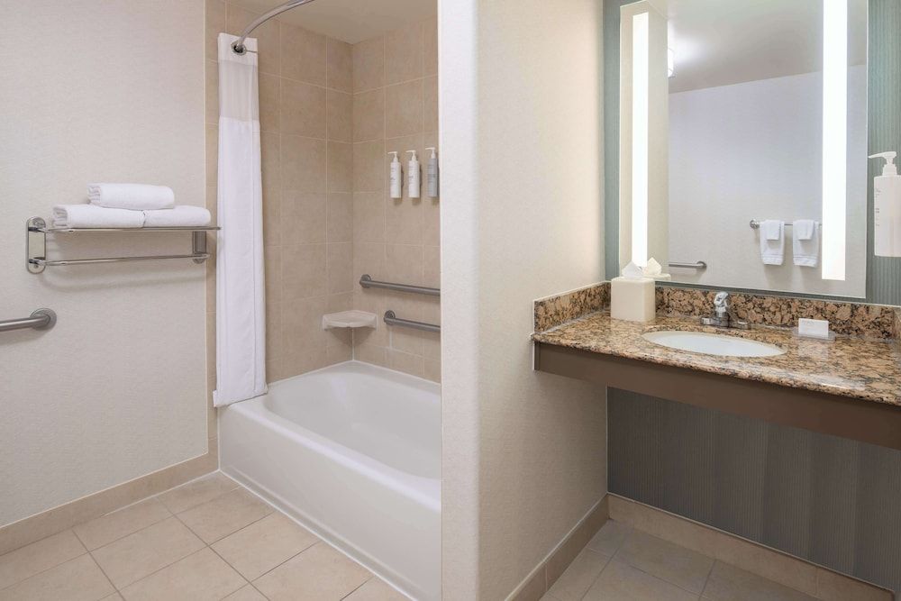 Room, 1 King Bed, Accessible
