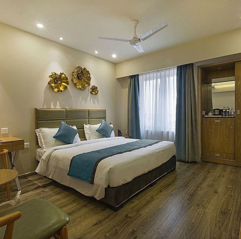 Floressa Randa Business Hotel Deluxe Room 5