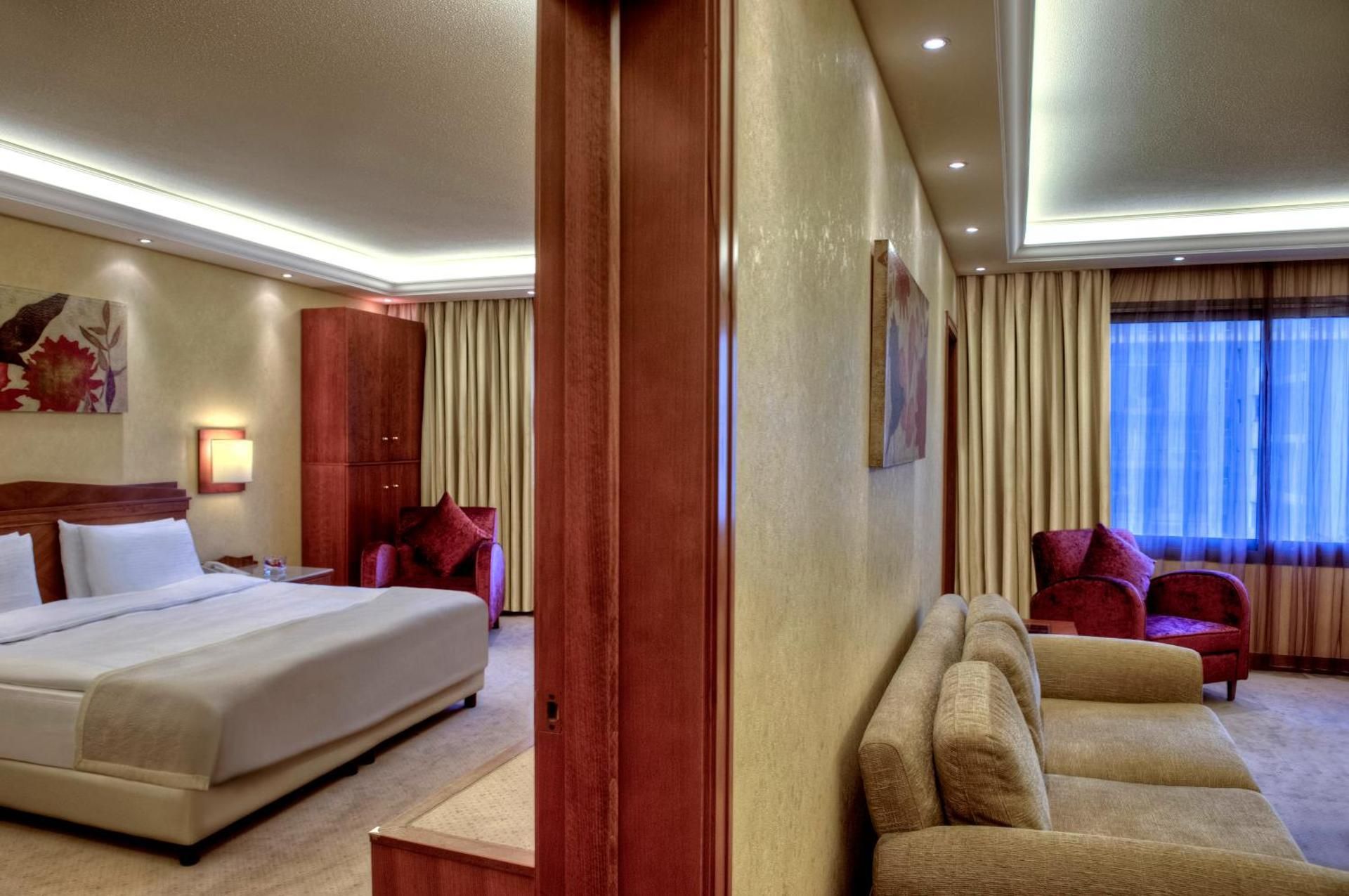 Suite - Lounge Access