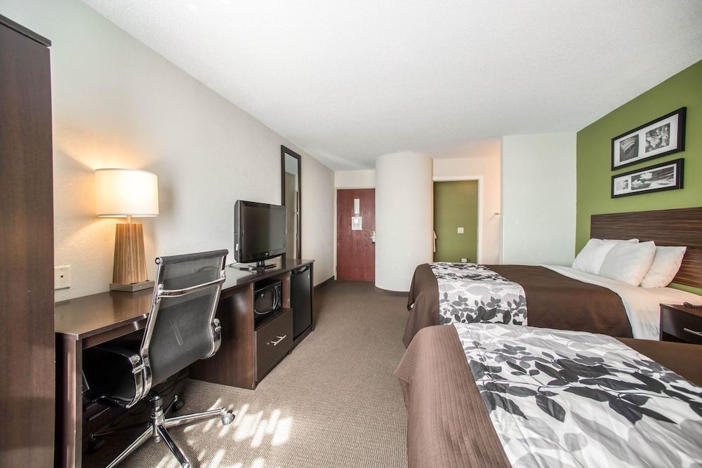 Standard Room, 2 Queen Beds, Non Smoking