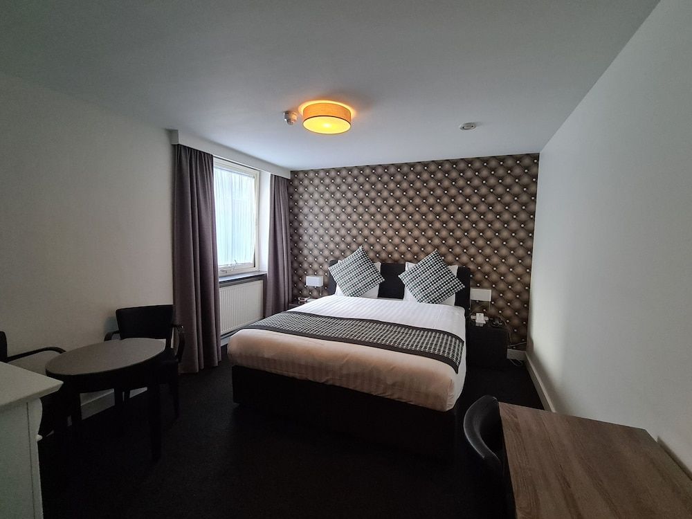 Amsterdam Airport Hotel Uithoorn Junior Suite, 1 King Bed, Non Smoking, Fireplace 4