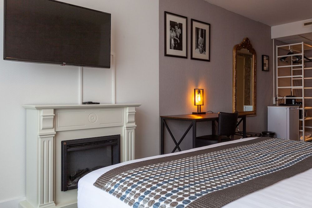 Amsterdam Airport Hotel Uithoorn Junior Suite, 1 King Bed, Non Smoking, Fireplace 13