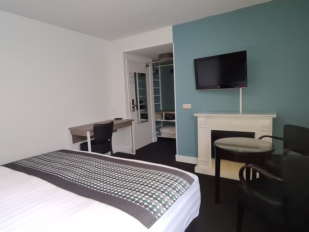 Amsterdam Airport Hotel Uithoorn Junior Suite, 1 King Bed, Non Smoking, Fireplace 5
