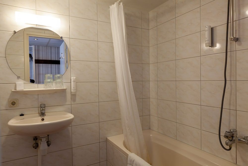 Amsterdam Airport Hotel Uithoorn Junior Suite, 1 King Bed, Non Smoking, Fireplace 18