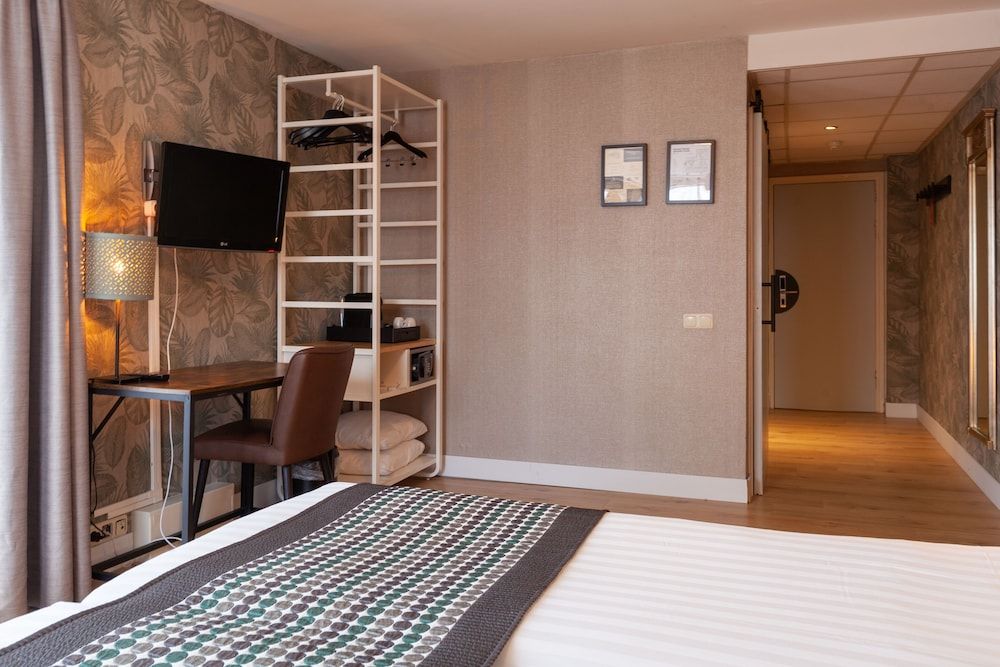 Amsterdam Airport Hotel Uithoorn Business Room, 2 Twin Beds, Non Smoking 13