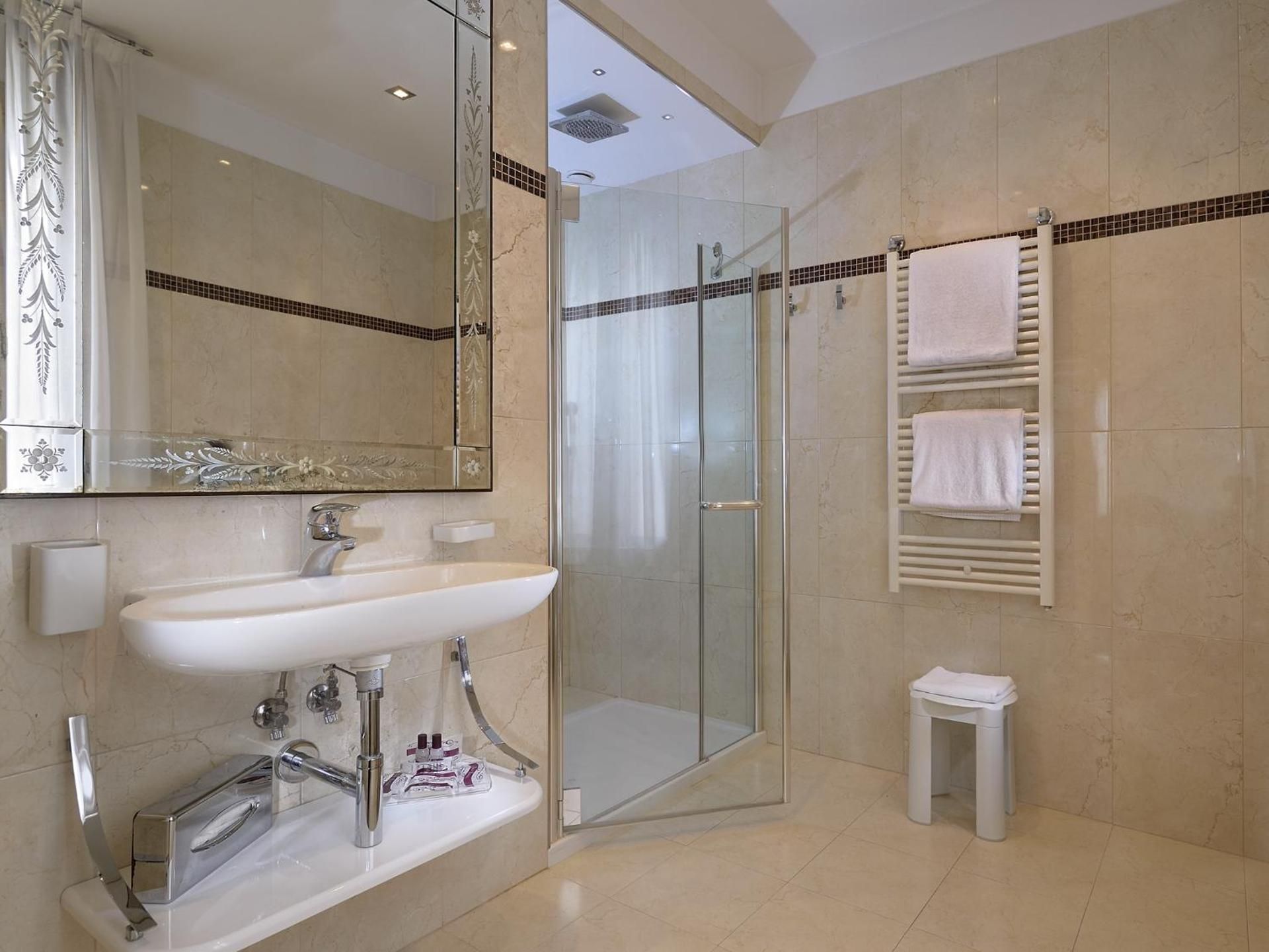 Superior Room - Canal View