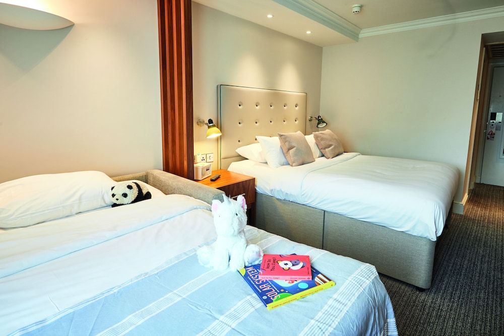 Aztec Hotel & Spa Family Double Room, 1 Double Bed with Sofa bed 3