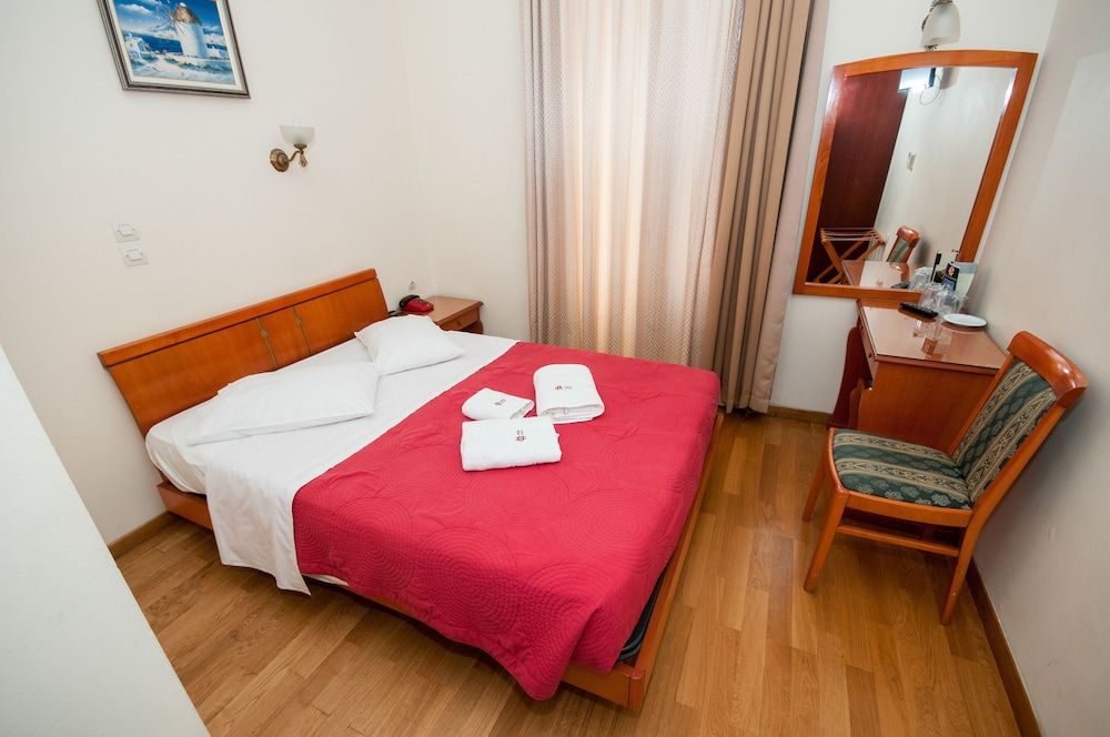 Cecil Hotel Economy Double Room