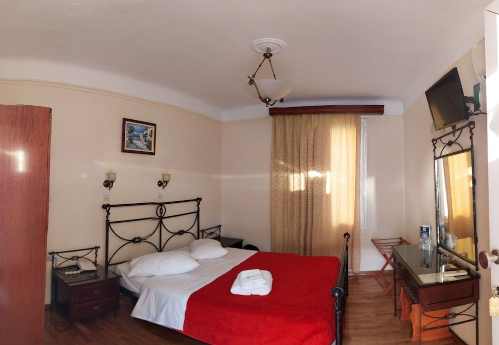 Cecil Hotel Economy Double Room 15