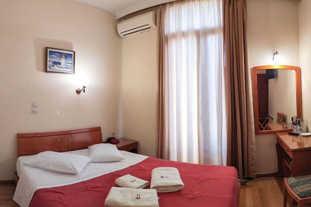 Cecil Hotel Economy Double Room 8