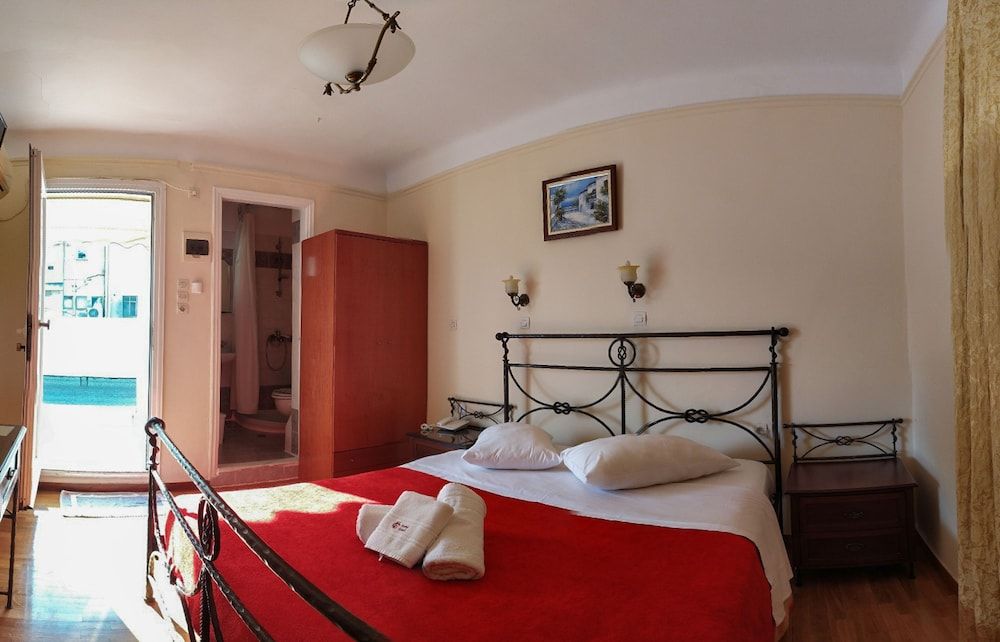 Cecil Hotel Economy Double Room 16