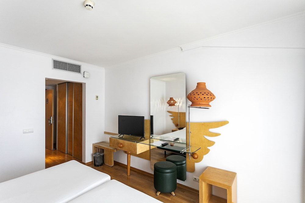 Hotel Ponta Delgada Comfort Double or Twin Room 5