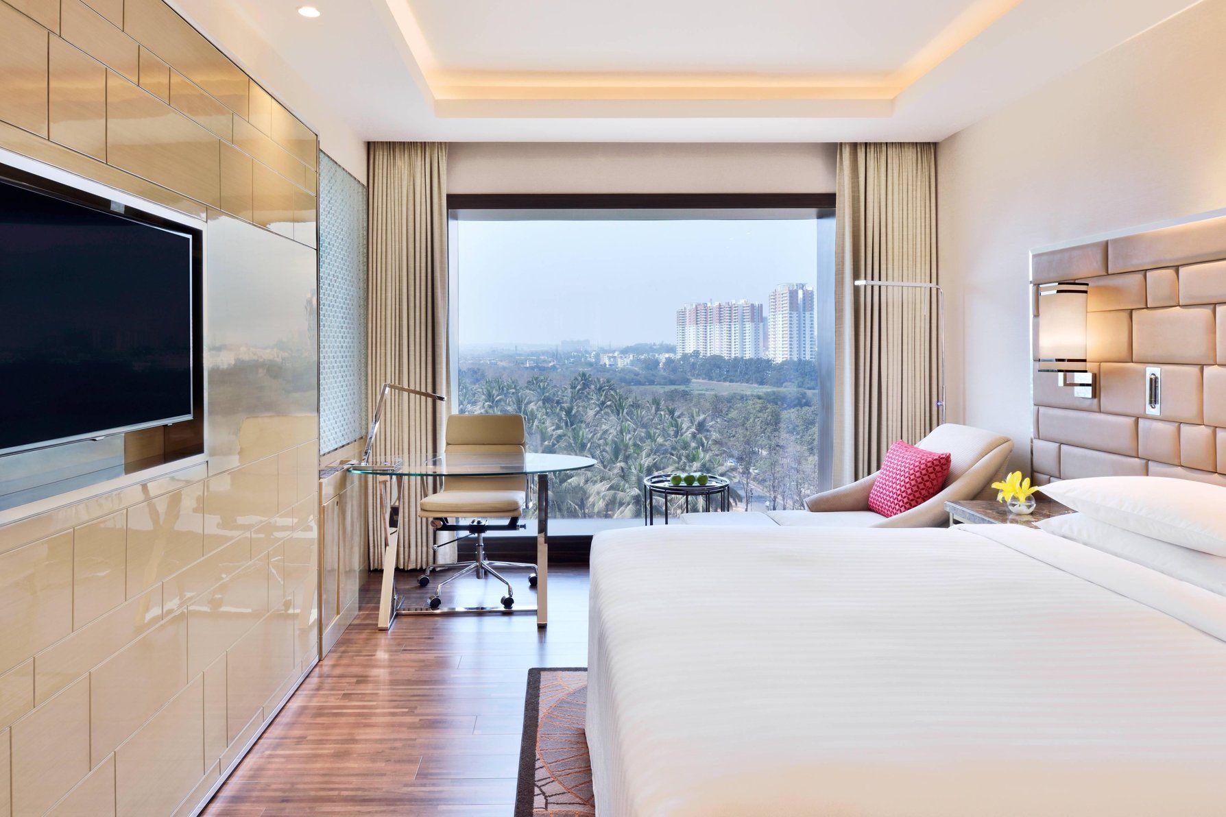 King Deluxe Guest Room